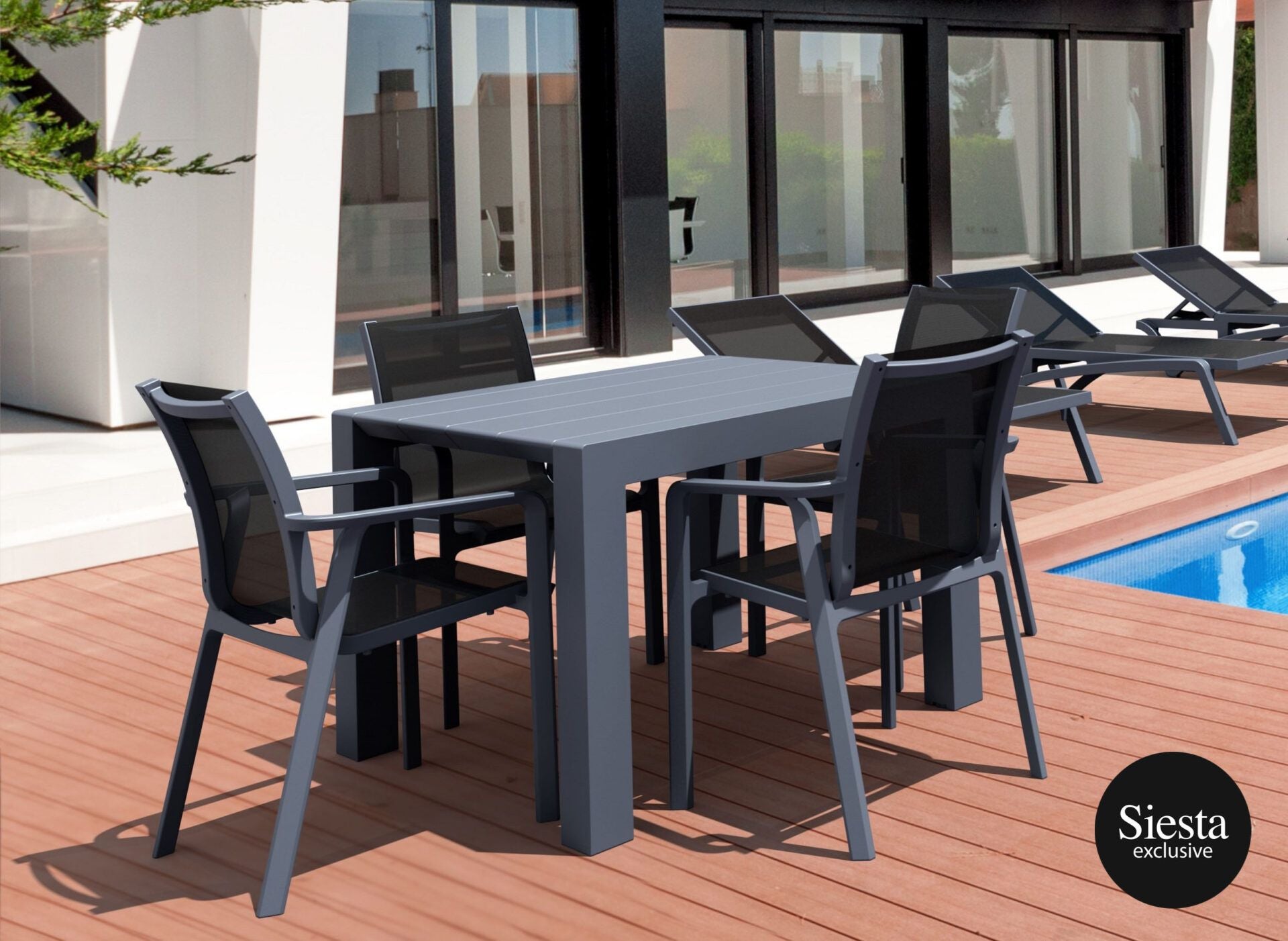 912_pacific_armchair_vegas_table_101.jpg